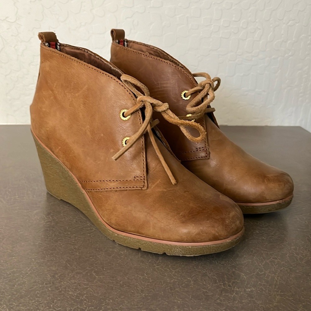 Sperry wedge bootie size 7